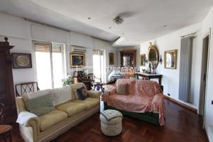 Ampio appartamento a Pietro Castellino di 7 vani c