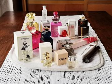 Lotto 14 miniature profumi da collezione originali
