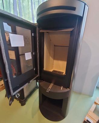 Stufa a legna design moderno , vetro grande