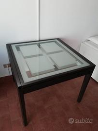 Tavolo moderno allungabile. 