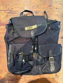 Zaino Moschino colore nero.