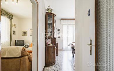 Ampio Attico con 3 camere, terrazzo di 66 mq, gara