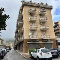 Via Brunelleschi - Locale 2 luci di 155 mq circa