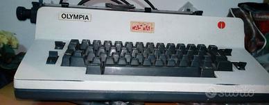 2 MACCHINE DA SCRIVERE ELETTRICA  E MANUALE