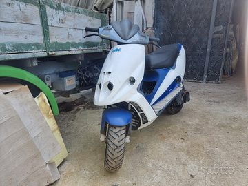 Phantom F12 50 Elaborato da Pista - scooter gara