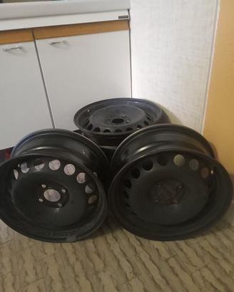 Cerchi in ferro per renault clio 