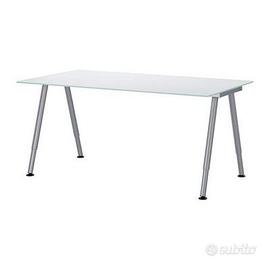 Tavolo in vetro Ikea serie Galant