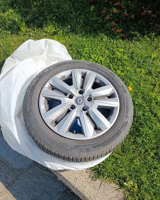 4 gomme su cerchi originali Renault