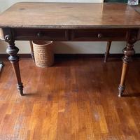 Tavolo scrittoio in legno