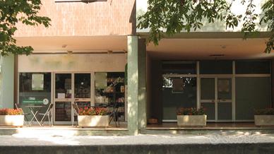 Locale commerciale 80 mq con 2 vetrine a foligno