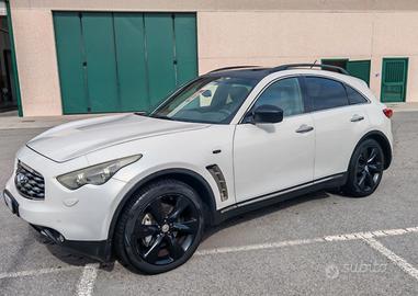 INFINITI FX30d GT