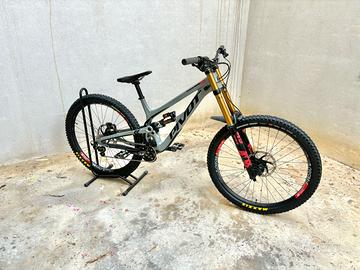 Pivot Phoenix 29 MTB Downhill