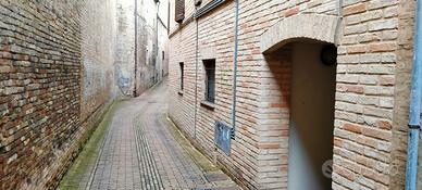 Bilocale ammobiliato in centro