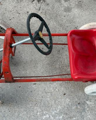 Auto a pedali Giordani