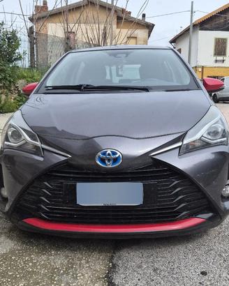 Toyota Yaris Hibrid fine 2018