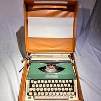 Macchina da scrivere Montana