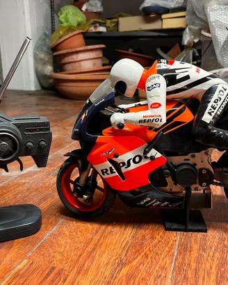 Honda rc valentino rossi con radiocomando