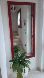 specchio con cornice in legno rossa 150x70cm