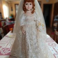 Bambola vintage da collezione in porcellana