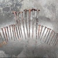 Chiodi, ferle antiche in ferro forgiato del 700