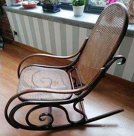 Sedia a dondolo Thonet fine 800