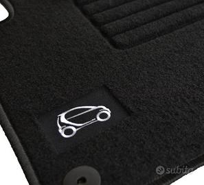 Tappeti specifici Smart W453 con logo e bottoni