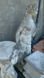 statua e porta-vasi da giardino