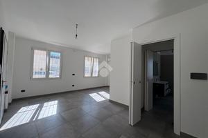 Trilocale moderno con veranda