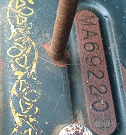 macchina da cucire vintage 