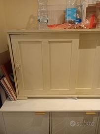 mobile  in legno ante scorrevoli 