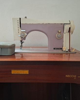 Macchina da cucire anni '60