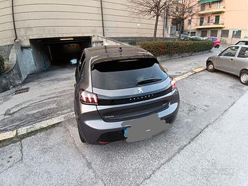 Peugeot 208 gt anno 2021