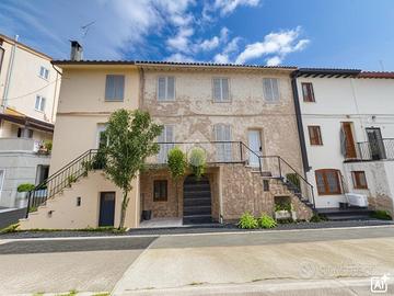 CASA SEMINDIPENDENTE A ASSISI