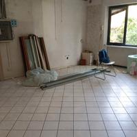 Magazzino trasformabile in abitazione + garage