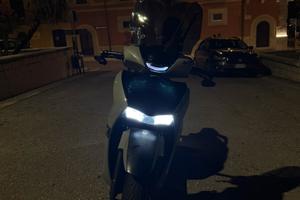 Sh 125 2025 grigio finanza
