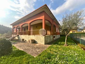 VILLA SINGOLA A CREDARO