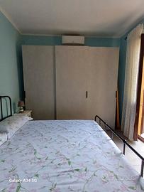 Armadio e Como'  nuovissimi in Legno