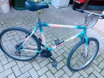 M.B pe andare a lavoro