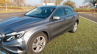 Mercedes GLA 200 sport benzina 