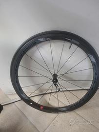 Ruota anteriore fulcrum wind cerchio consumato