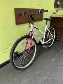 Bici mtb da donna ruote 26 come nuova