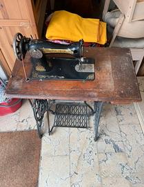 Macchina da cucire vintage Singer originale