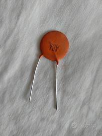 Condensatore per chitarra 104