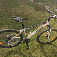 Mountain bike TREK 6300 ammortizzata Rock Shox