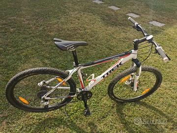 Mountain bike TREK 6300 ammortizzata Rock Shox