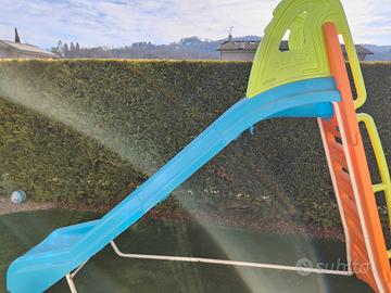 scivolo con spruzzo d acqua Feber