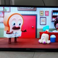 Tv Samsung full-hd 32 pollici con telecomando.