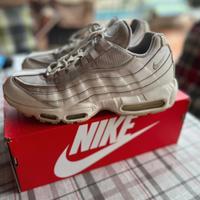 Nike Air Max 95 ESSENTIAL