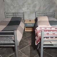 letti a 1 piazza compreso materasso