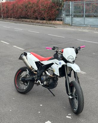 Motard Mondial fm 125